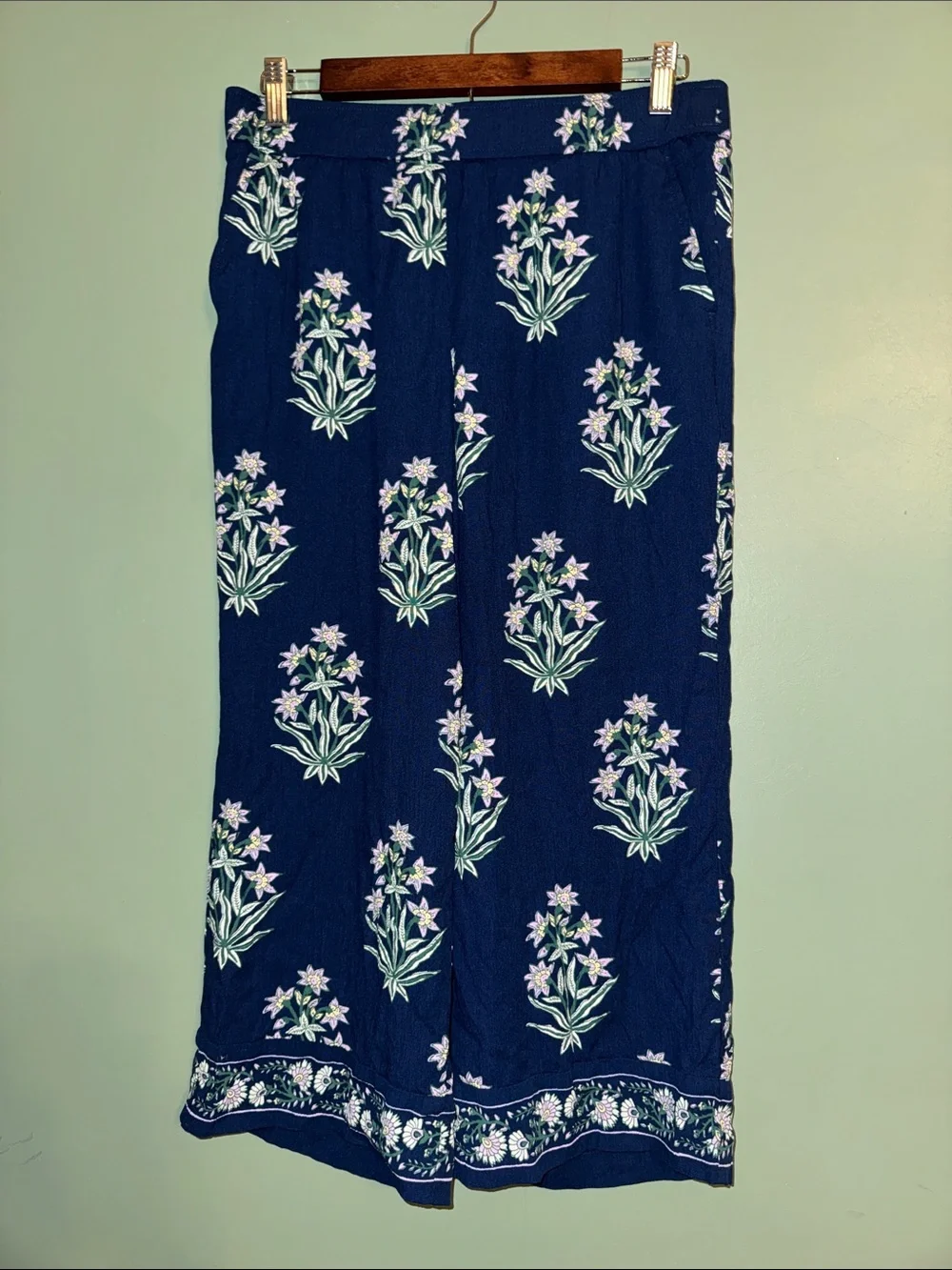 Talbots Navy Floral Wide-Leg Pants with Lilac Accent Medium Petite Soft Feminine